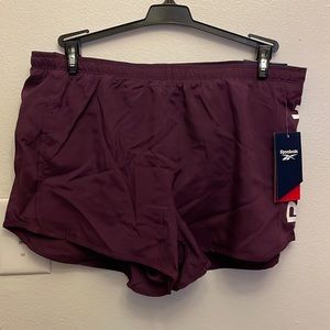 NWT Reebok tracker shorts size L.
